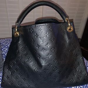 Louis Vuitton Artsy MM